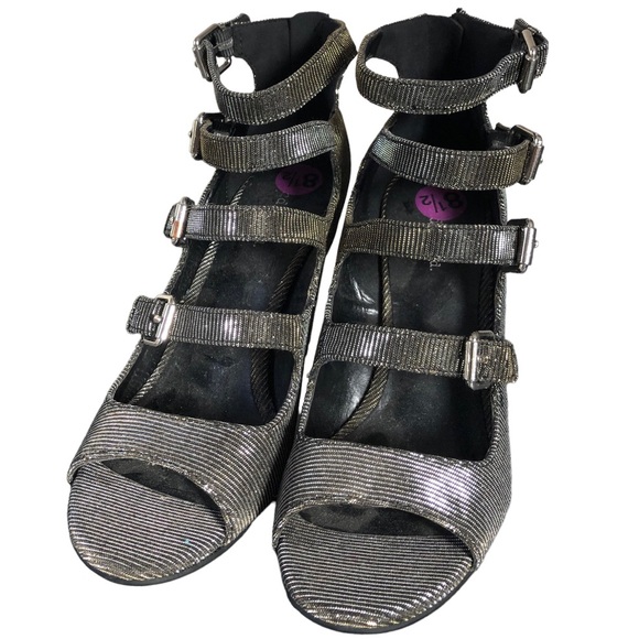 Indigo Rd. “Irbarian” Metallic gladiator heel - Picture 3 of 15